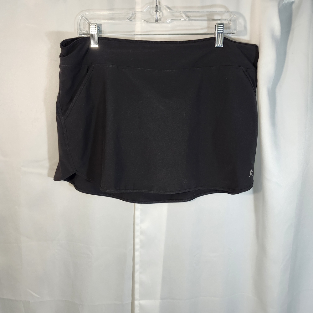 Danskin Black Skort